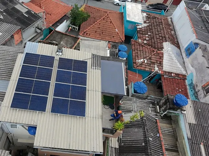 Painéis solares em casa no Jardim Maristela